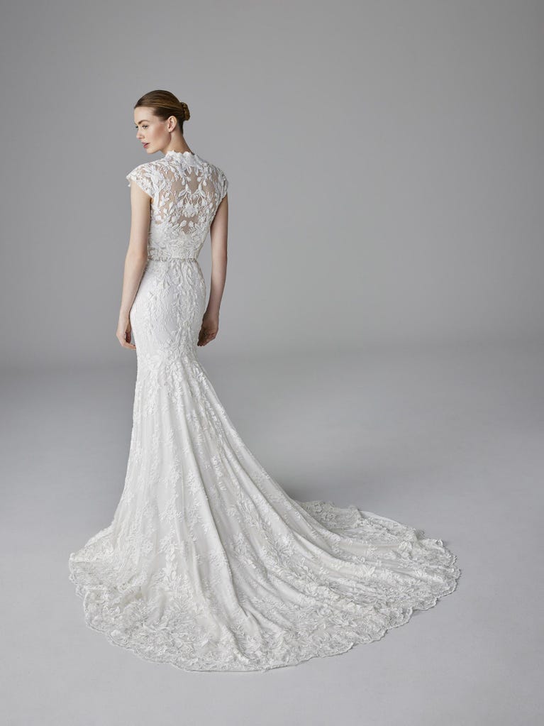 pronovias JENA | Vestido de novia sirena con escote corazón | Pronovias Últimos 3 días