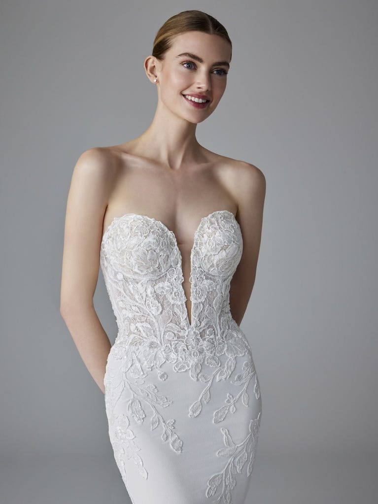 pronovias JUDI | Vestido de novia sirena con escote corazón | Pronovias COMPRAR AHORA