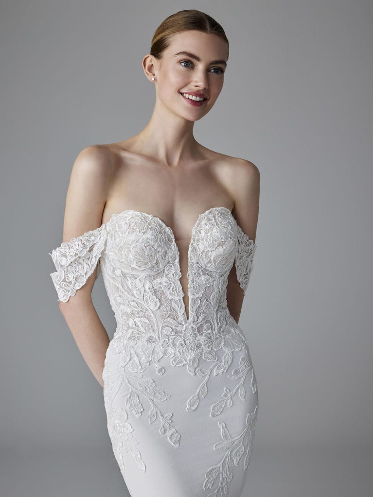 pronovias JUDI | Vestido de novia sirena con escote corazón | Pronovias COMPRAR AHORA