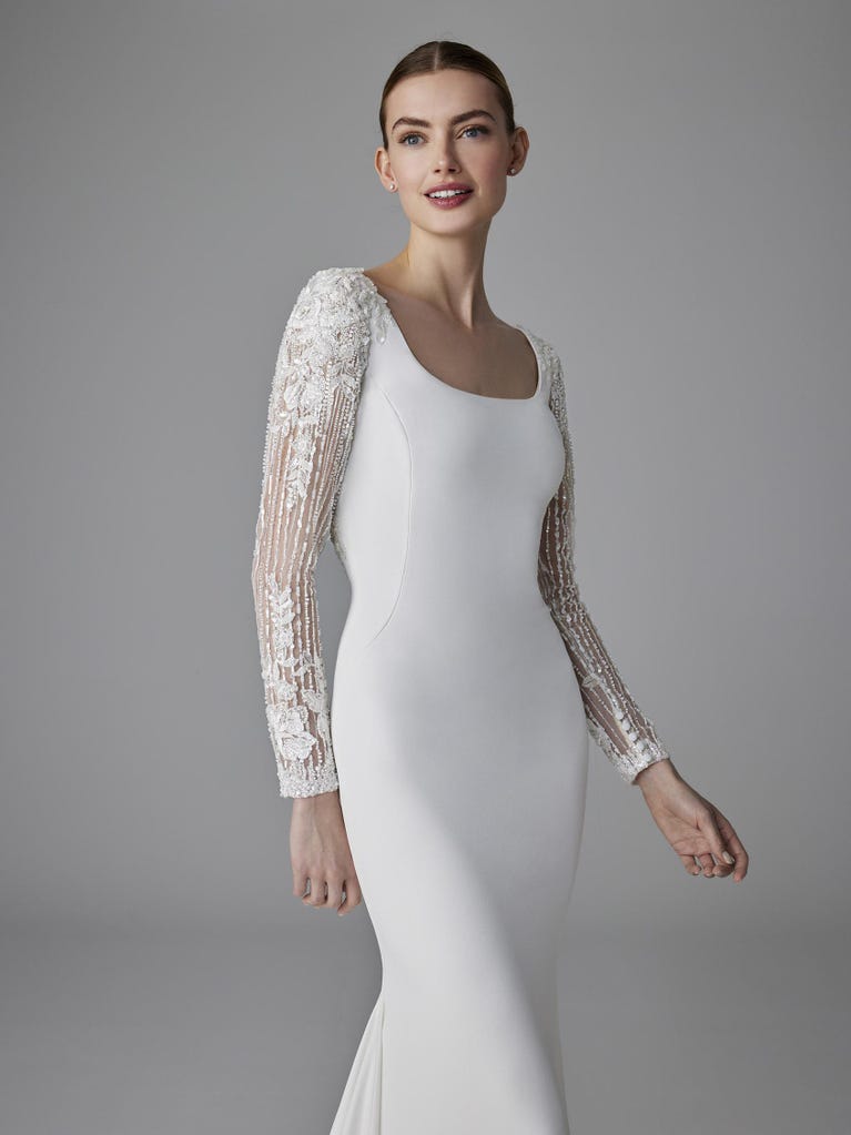 pronovias LISETTE | Vestido de novia sirena con escote cuadrado | Pronovias ÚLTIMAS EDICIONES