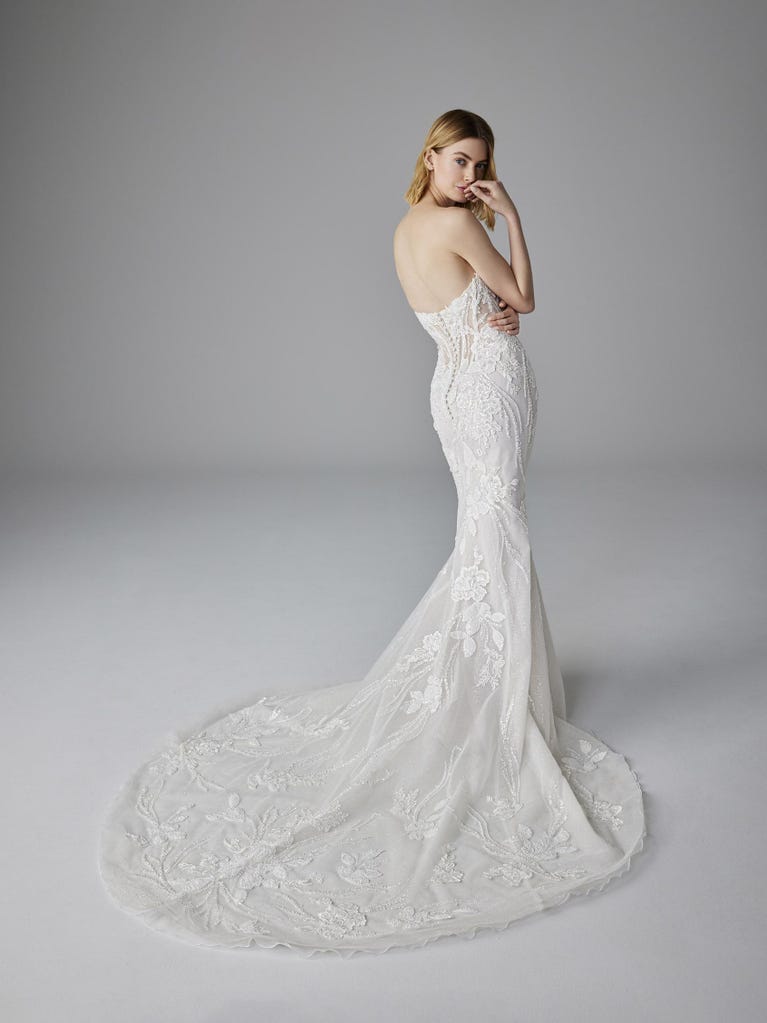 pronovias NUAGE | Vestido de novia sirena con escote corazón | Pronovias Último día