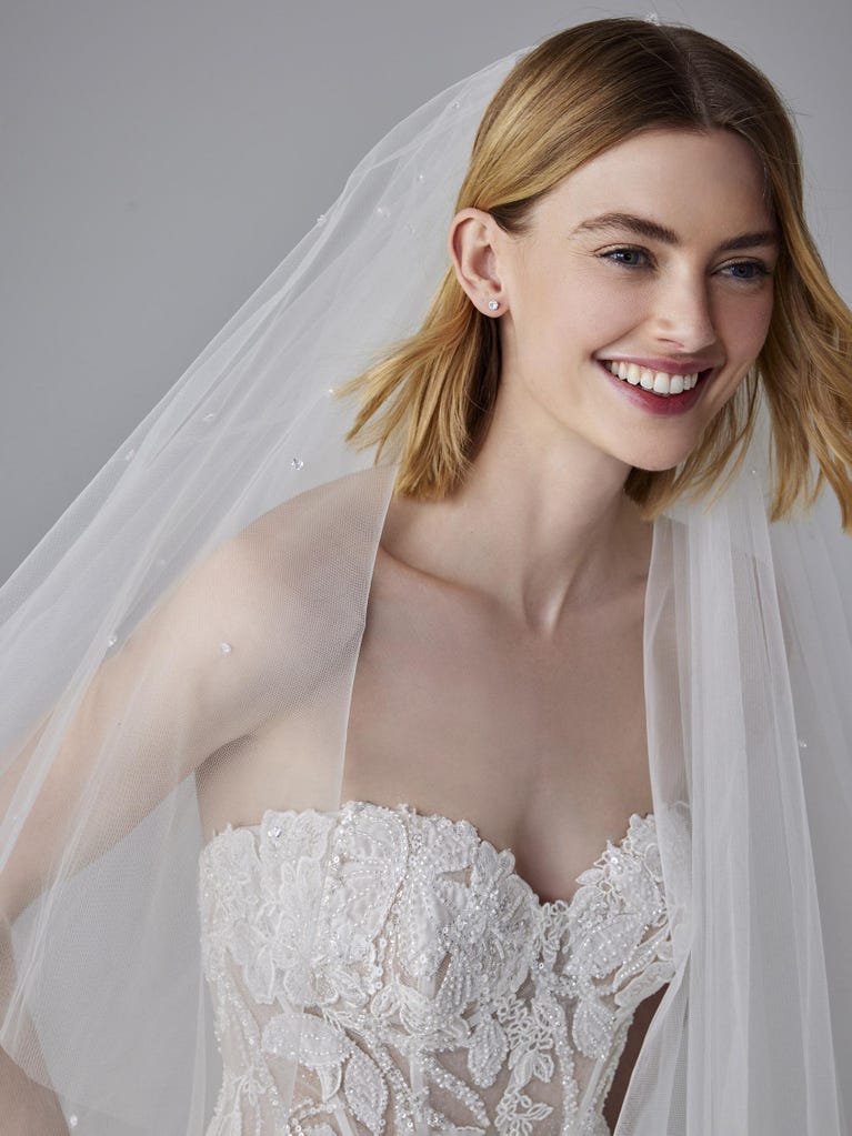 pronovias NUAGE | Vestido de novia sirena con escote corazón | Pronovias Último día