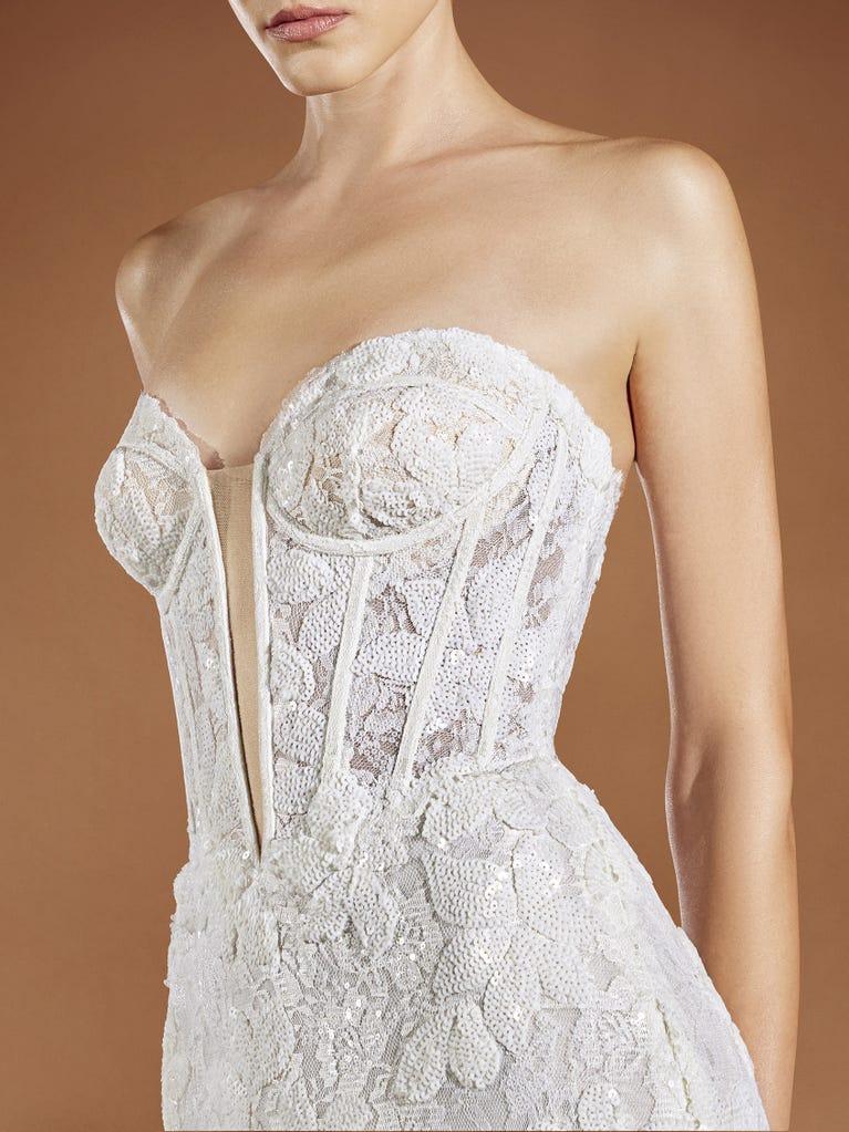 pronovias LAVANYA | Vestido de novia sirena con escote de pico | Pronovias Solo queda un día