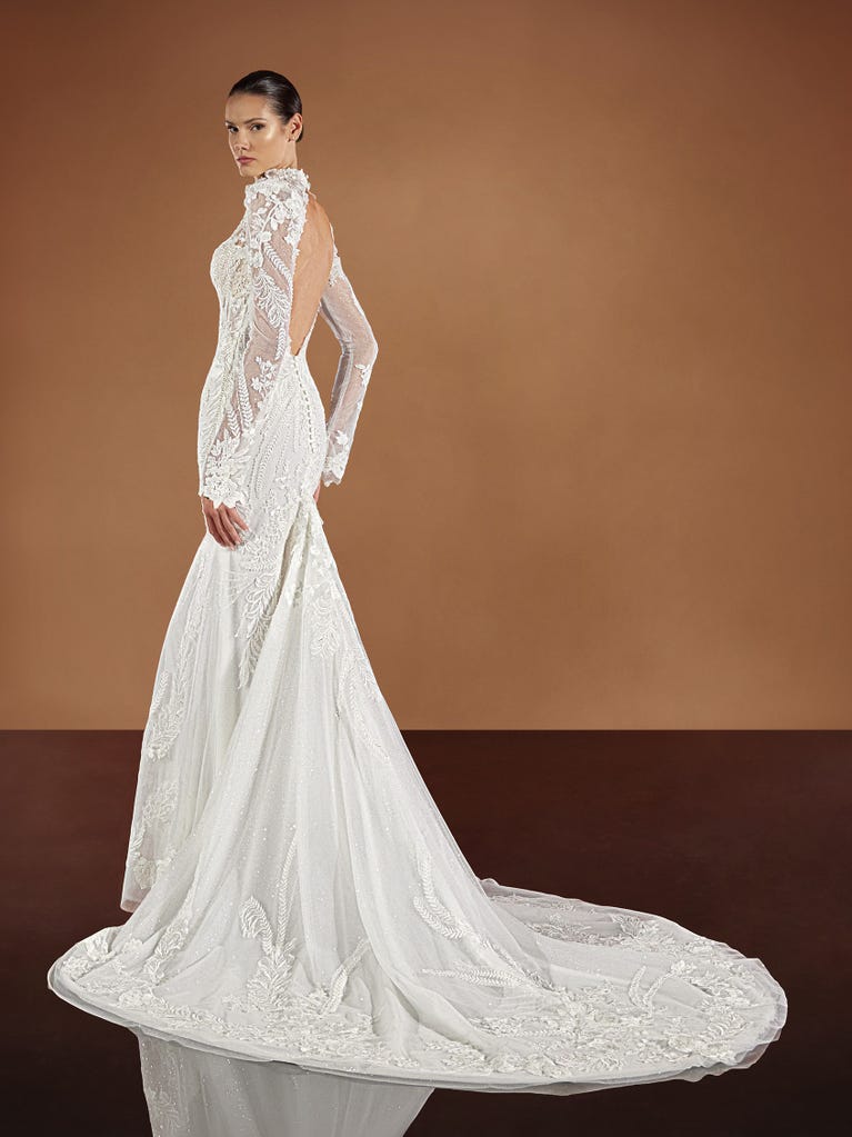 pronovias LIYA | Vestido de novia sirena con escote cisne | Pronovias Liquidación