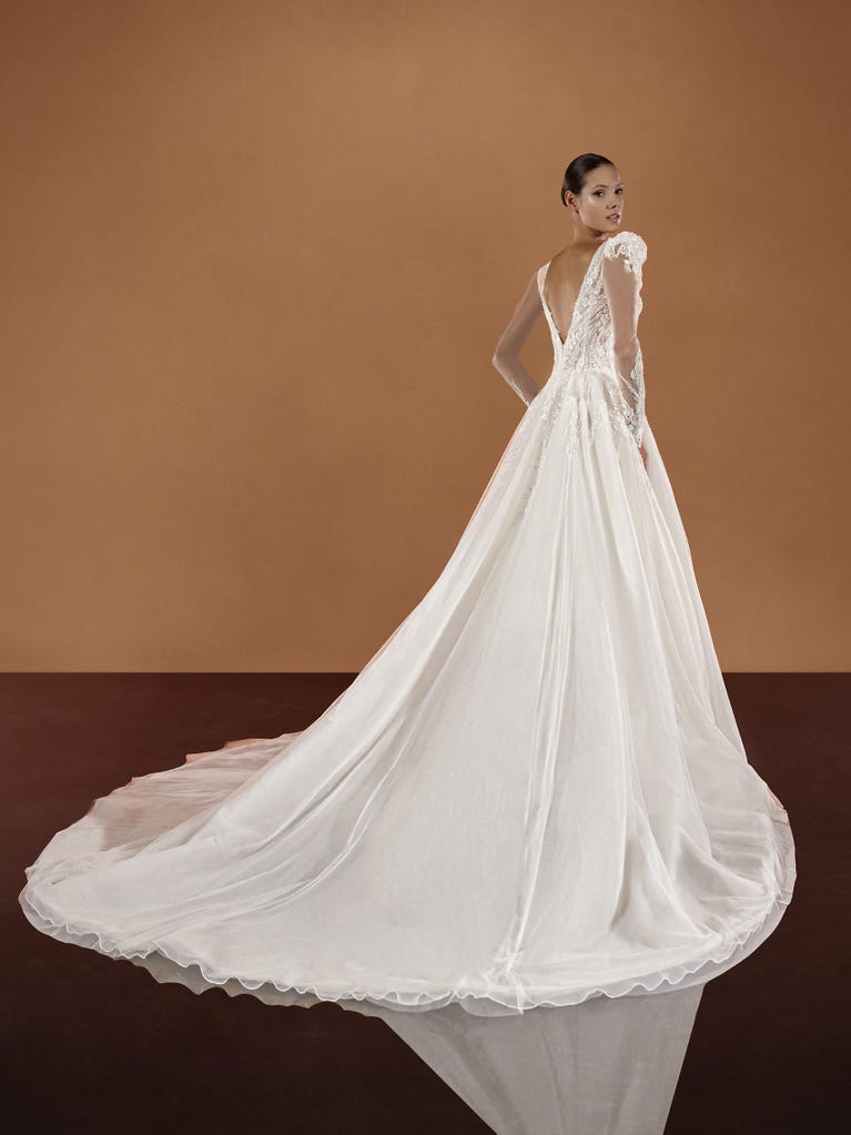 pronovias ISHANI | Vestido de novia corte en a con escote de pico | Pronovias En oferta