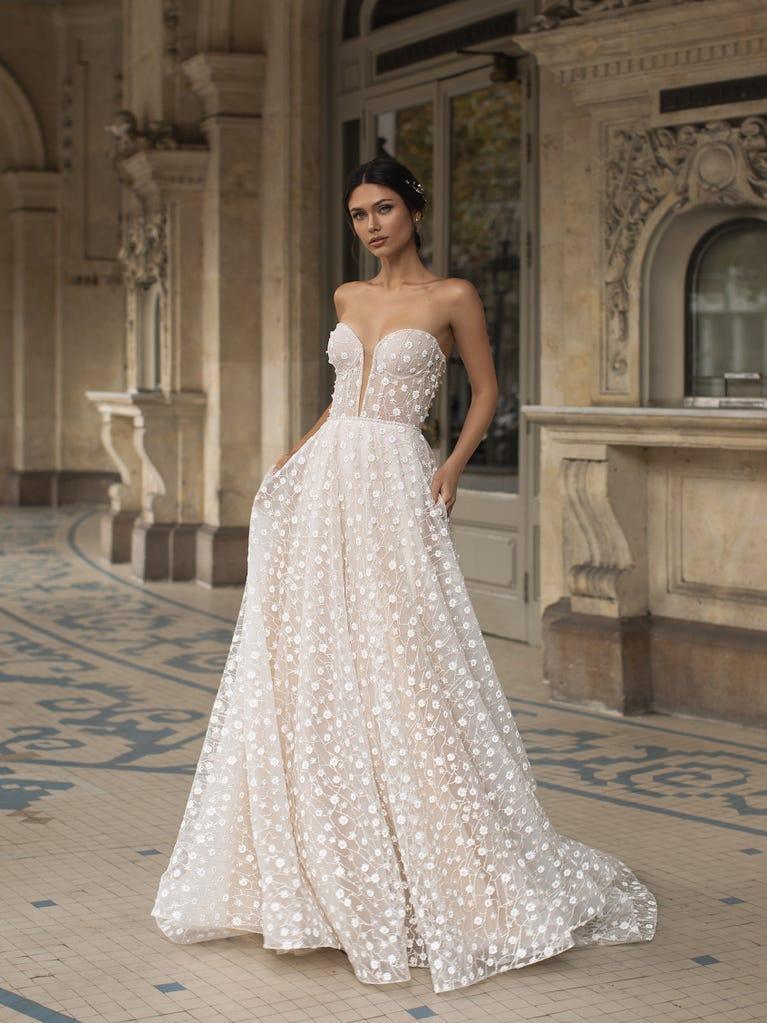 pronovias HOPKINS | Vestido de novia evasée con escote corazón | Pronovias Ofertas de temporada