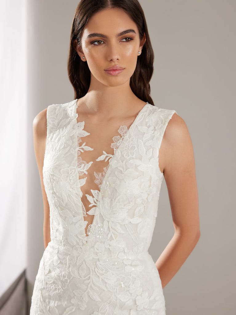 pronovias ROWDY | Vestido de novia sirena con escote de pico | Pronovias Precio ultrabajo
