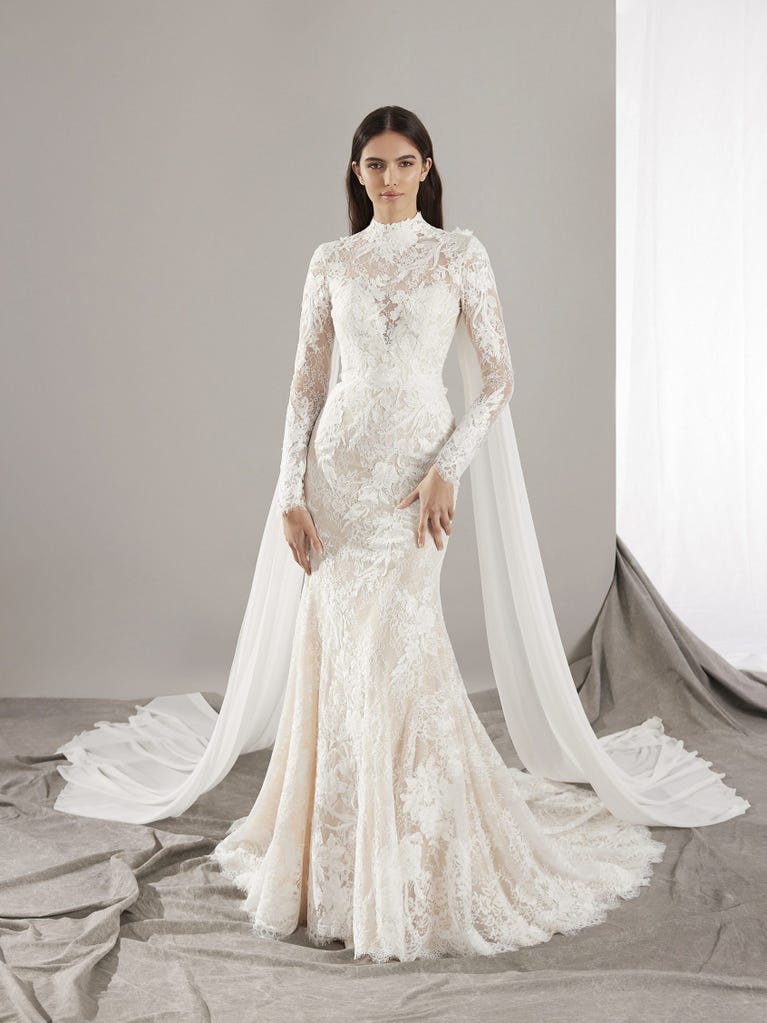 pronovias LEITH | Vestido de novia sirena con escote cisne | Pronovias Devoluciones gratuitas