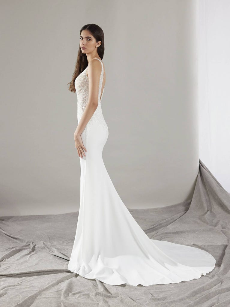 pronovias CLIN | Vestido de novia sirena con escote de pico | Pronovias Rebajas