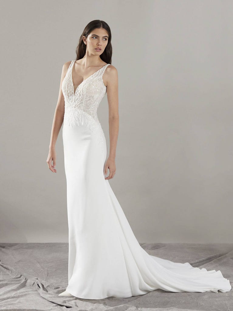 pronovias CLIN | Vestido de novia sirena con escote de pico | Pronovias Rebajas