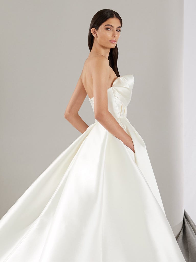 pronovias KHLOE | Vestido de novia princesa con palabra de honor | Pronovias Rebajas de fábrica