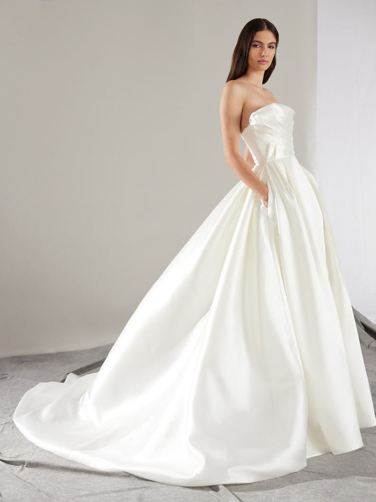 pronovias KHLOE | Vestido de novia princesa con palabra de honor | Pronovias Rebajas de fábrica