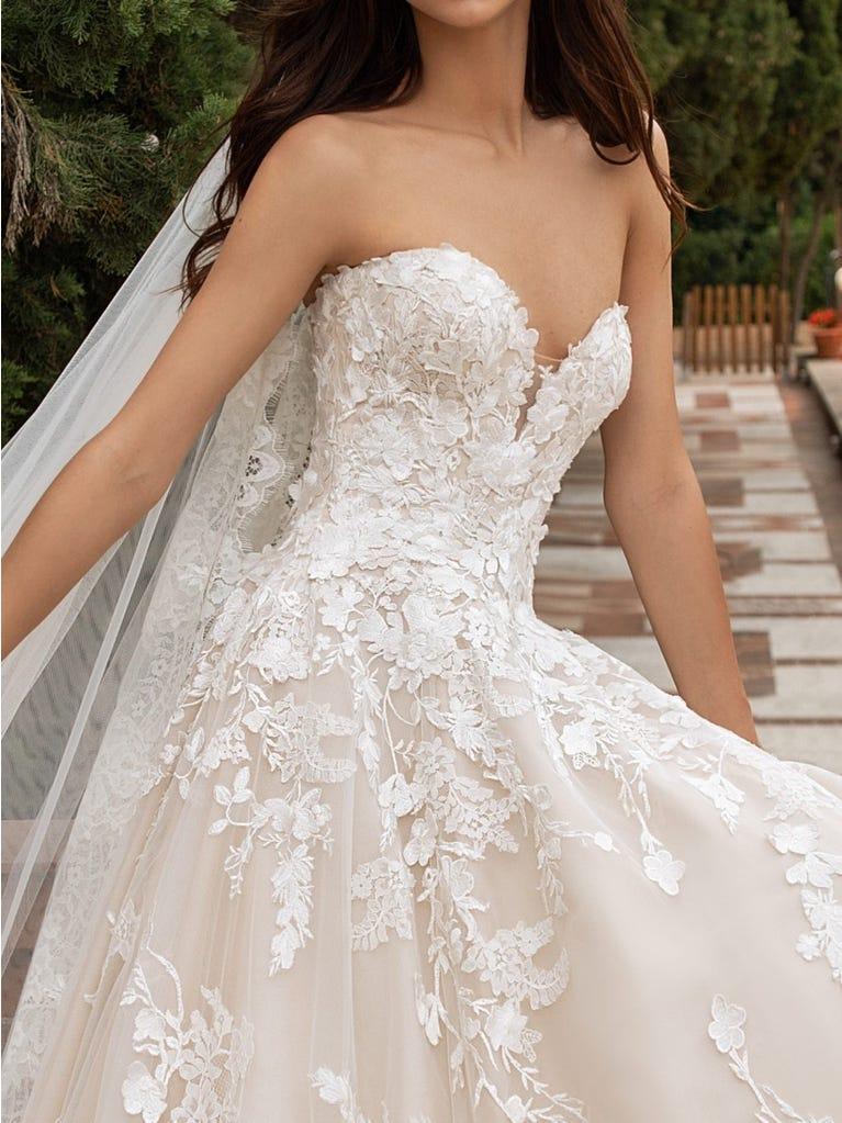 pronovias Vestido de novia corte princesa y escote corazón | Pronovias Ventas relámpago