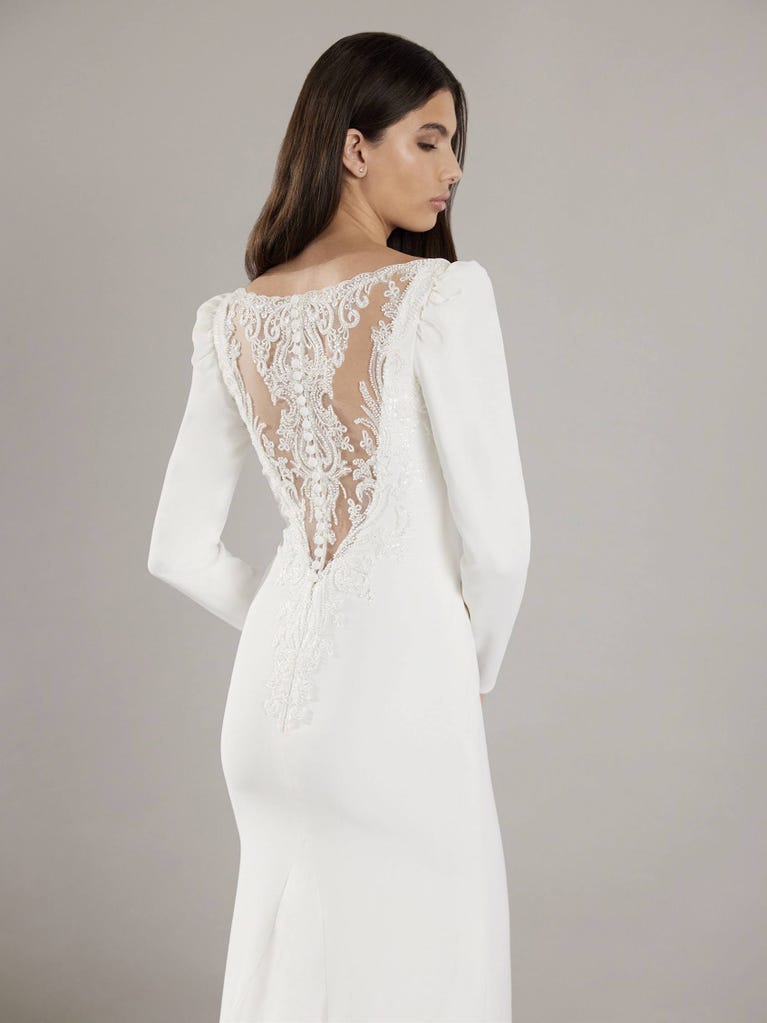 pronovias AUSIA | Vestido de novia sirena con escote de pico | Pronovias COMPRAR AHORA