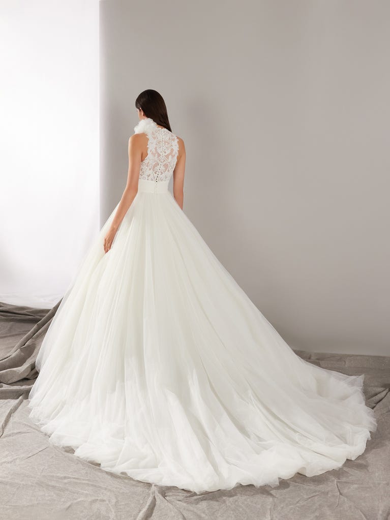 pronovias MAJOR | Vestido de novia princesa con cuello halter | Pronovias Último día