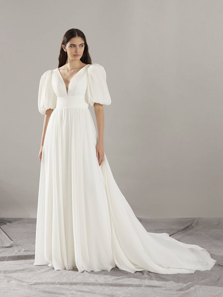 pronovias ABLE | Vestido de novia corte en a con escote de pico | Pronovias Limitado a 3 días