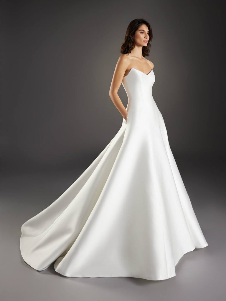 pronovias SAGRADA | Vestido de novia princesa con palabra de honor | Pronovias En oferta