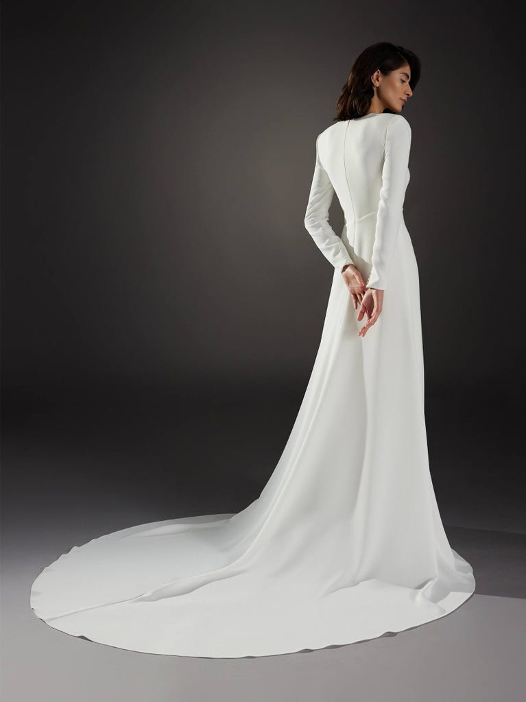 pronovias NOVEAU | Vestido de novia corte en a con escote de pico | Pronovias Ofertas de temporada