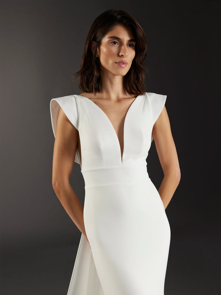 pronovias CONDAL | Vestido de novia sirena con escote de pico | Pronovias Rebajas de fin de temporada