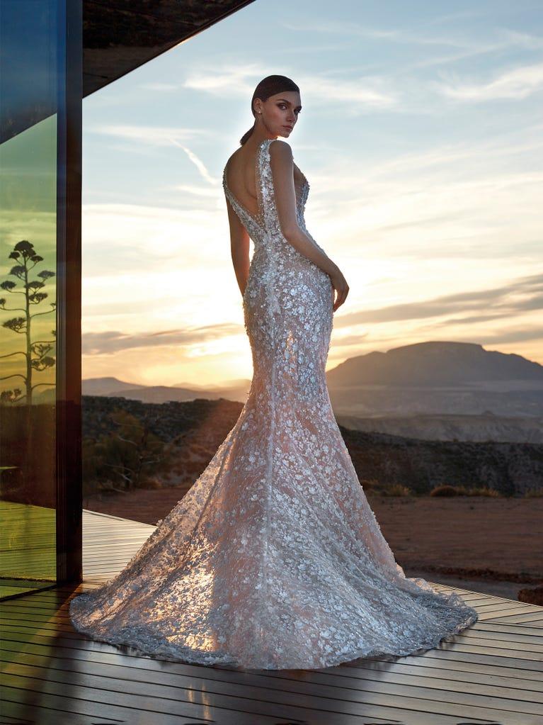 pronovias DIAMOND | Vestido de novia sirena con escote de pico | Pronovias En oferta