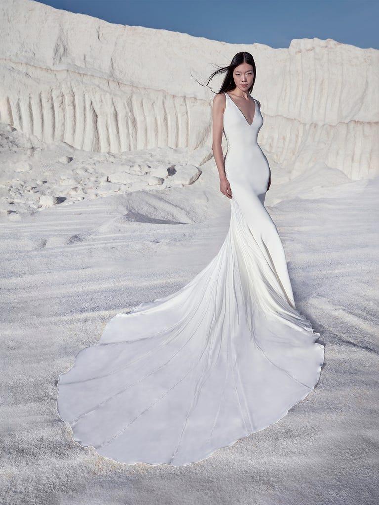 pronovias SUNSHINE | Vestido de novia sirena con escote de pico | Pronovias Ventas relámpago