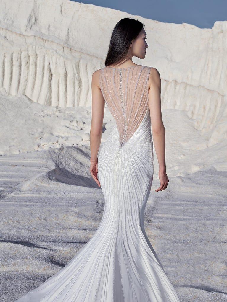 pronovias SUNSHINE | Vestido de novia sirena con escote de pico | Pronovias Ventas relámpago