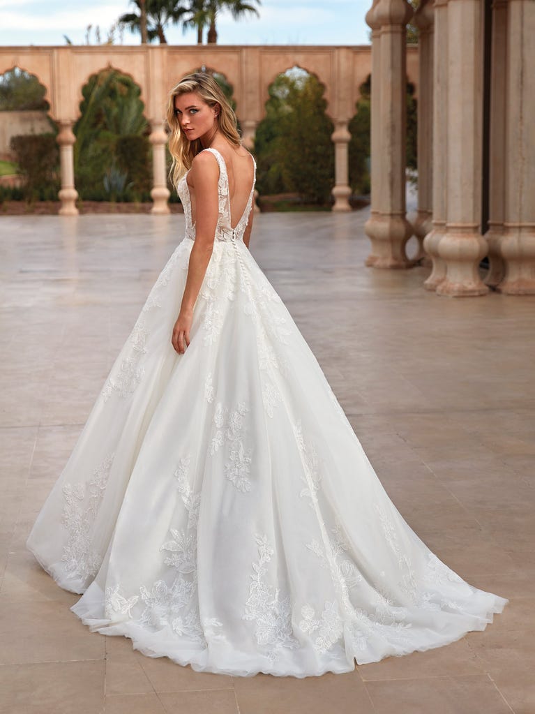 pronovias HURON | Vestido de novia corte en a con escote de pico | Pronovias Oferta especial