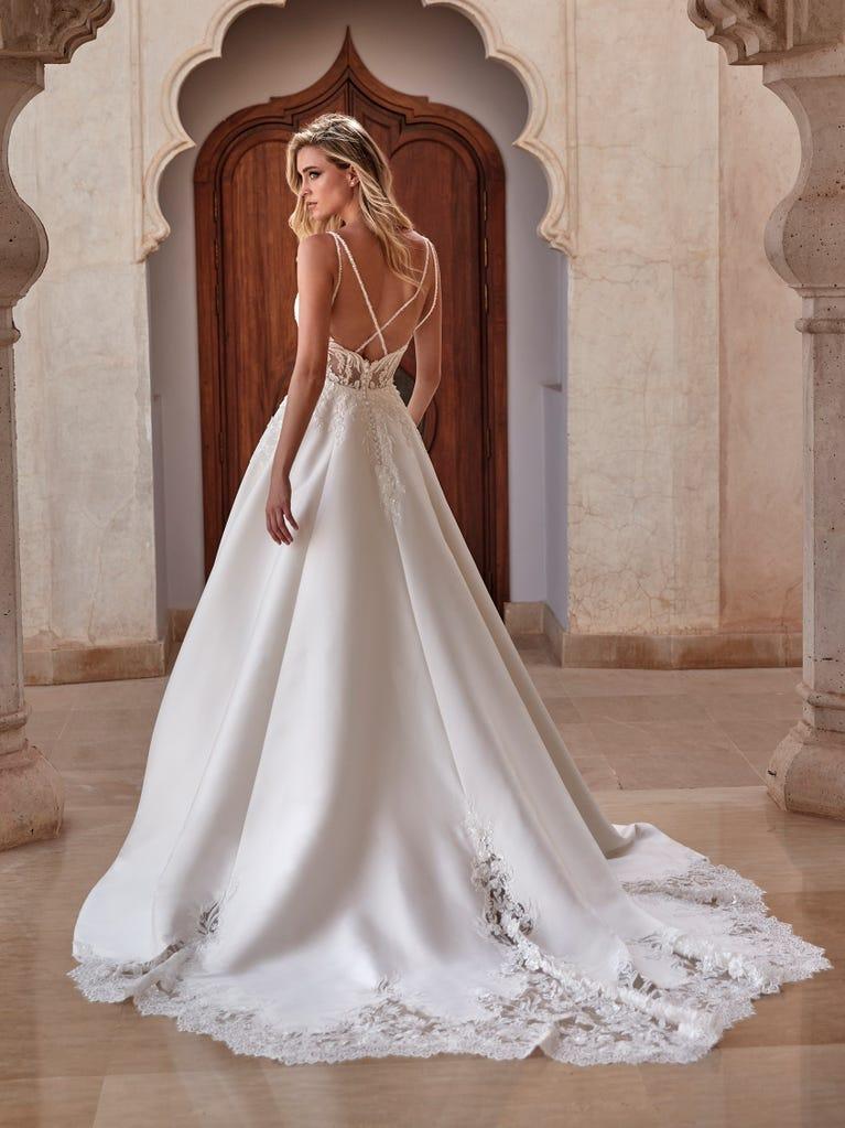pronovias MISTI | Vestido de novia corte en a con escote de pico | Pronovias Últimos 3 días