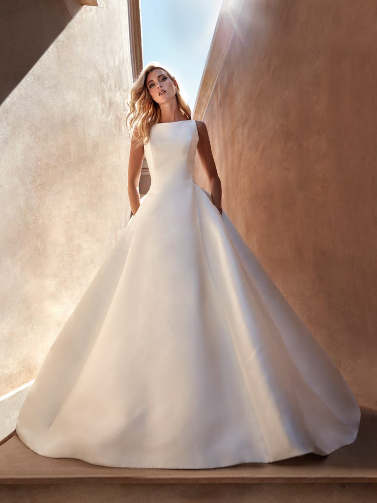 pronovias NEVADO | Vestido de novia corte en a con escote barco | Pronovias COMPRAR AHORA