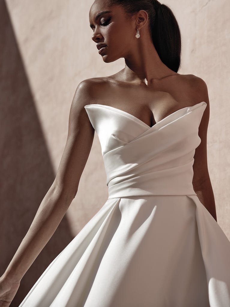 pronovias LANDON | Vestido de novia princesa con palabra de honor | Pronovias Oferta especial de fábrica