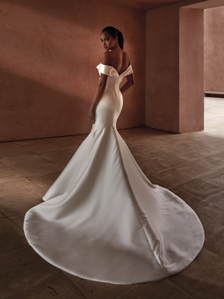 pronovias AVONIA | Vestido de novia sirena | Pronovias Promoción trimestral