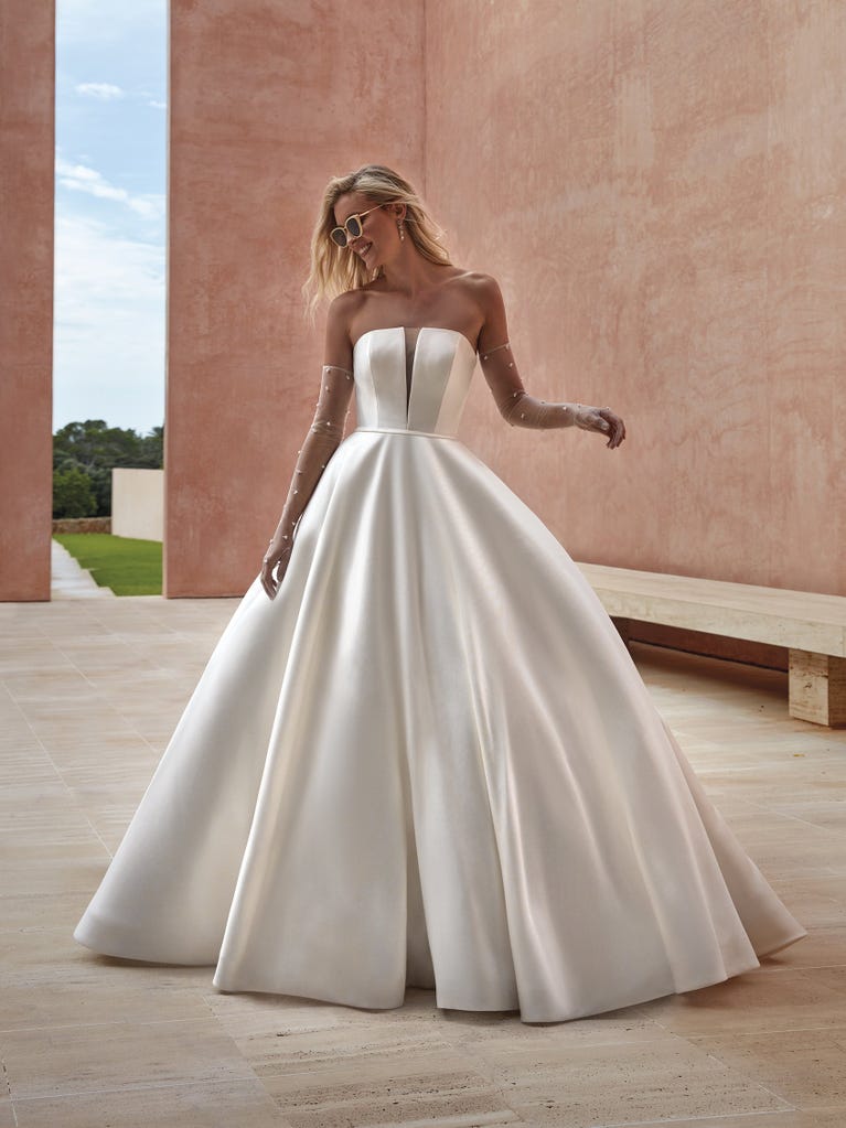pronovias OZEN | Vestido de novia corte en a con escote de pico | Pronovias Precio ultrabajo