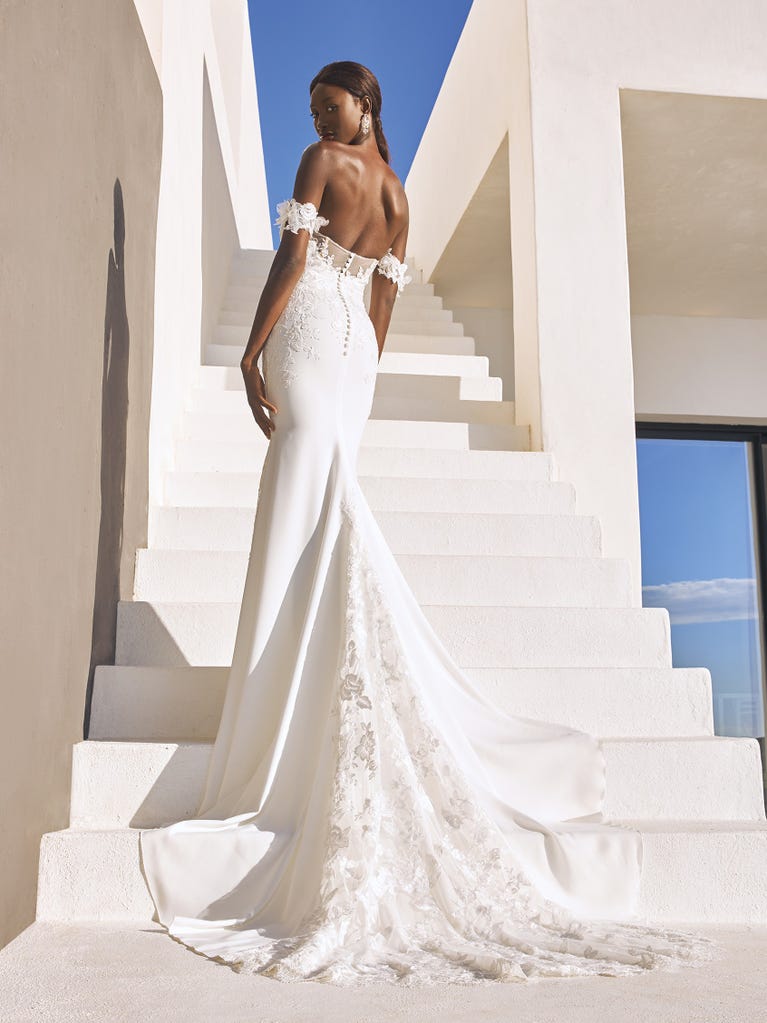 pronovias OCTAVIA | Vestido de novia sirena con escote corazón | Pronovias Devoluciones gratuitas