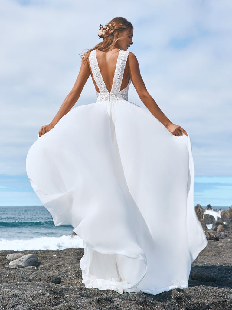 pronovias Vestido de novia evasee con escote de pico | Pronovias Gran oferta