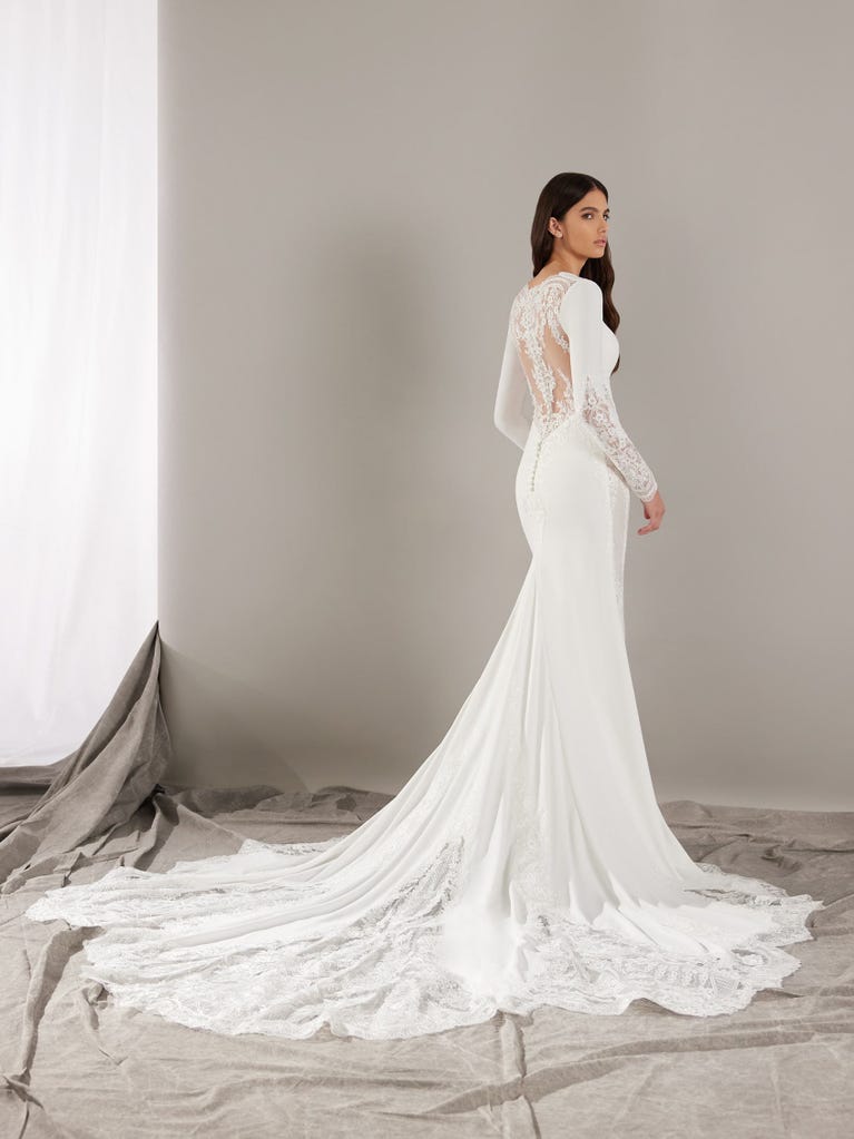 pronovias VENERA | Vestido de novia sirena con escote de pico | Pronovias Envío gratis