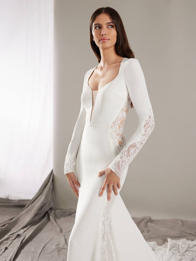 pronovias VENERA | Vestido de novia sirena con escote de pico | Pronovias Envío gratis