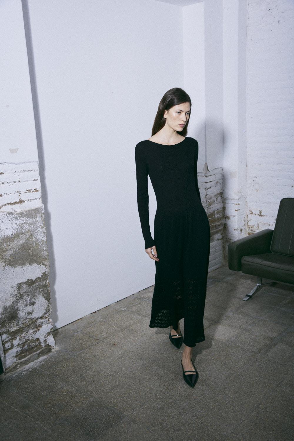 sita murt Vestido midi con el bajo calado Última moda