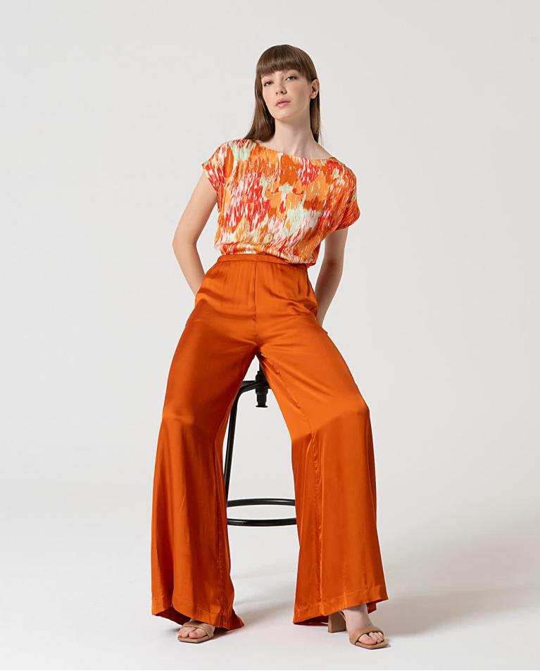 surkana Pantalón wide leg satinado liso Teja Liquidación