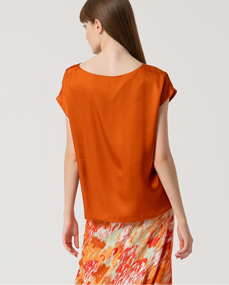 surkana Camiseta satinada con cuello barco Teja Ahorra y exporta