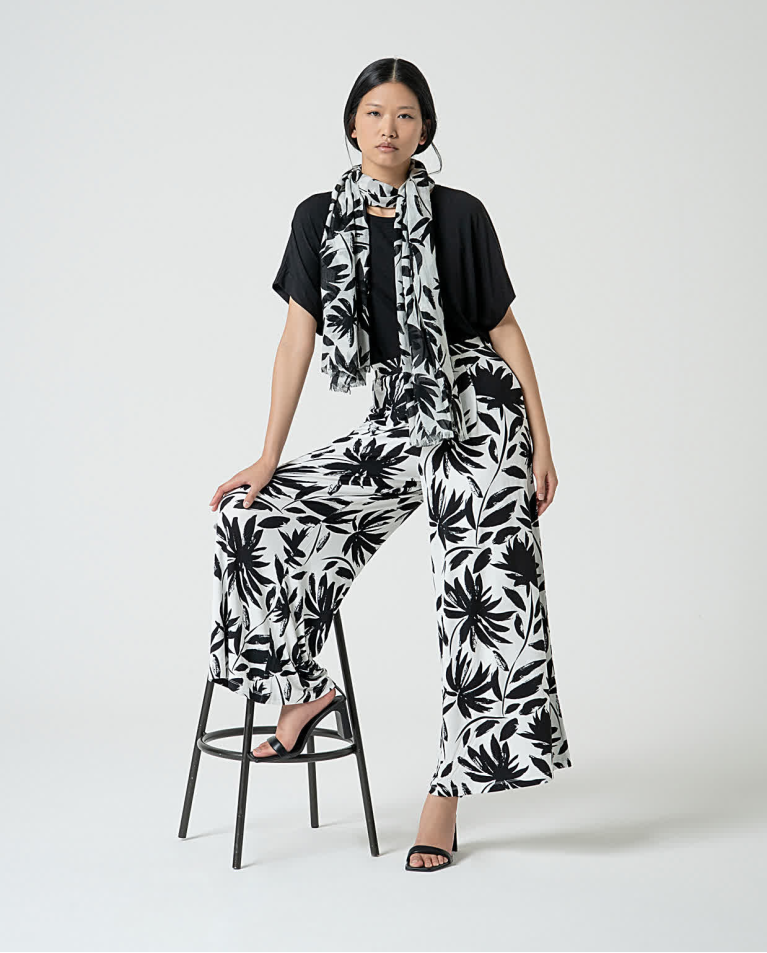 surkana Camiseta elástica bamboo lisa Negro Ofertas especiales