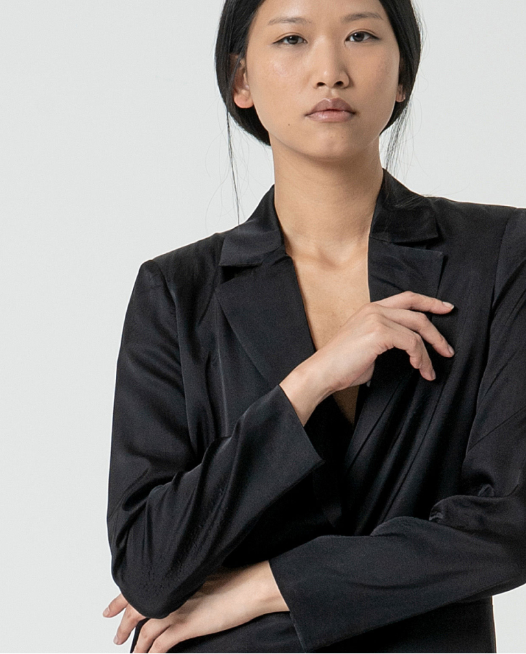 surkana Blazer satinada cruzada lisa Negro Promoción trimestral