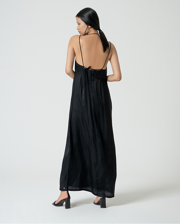 surkana Vestido largo satinado y fluido liso Negro Superdescuento