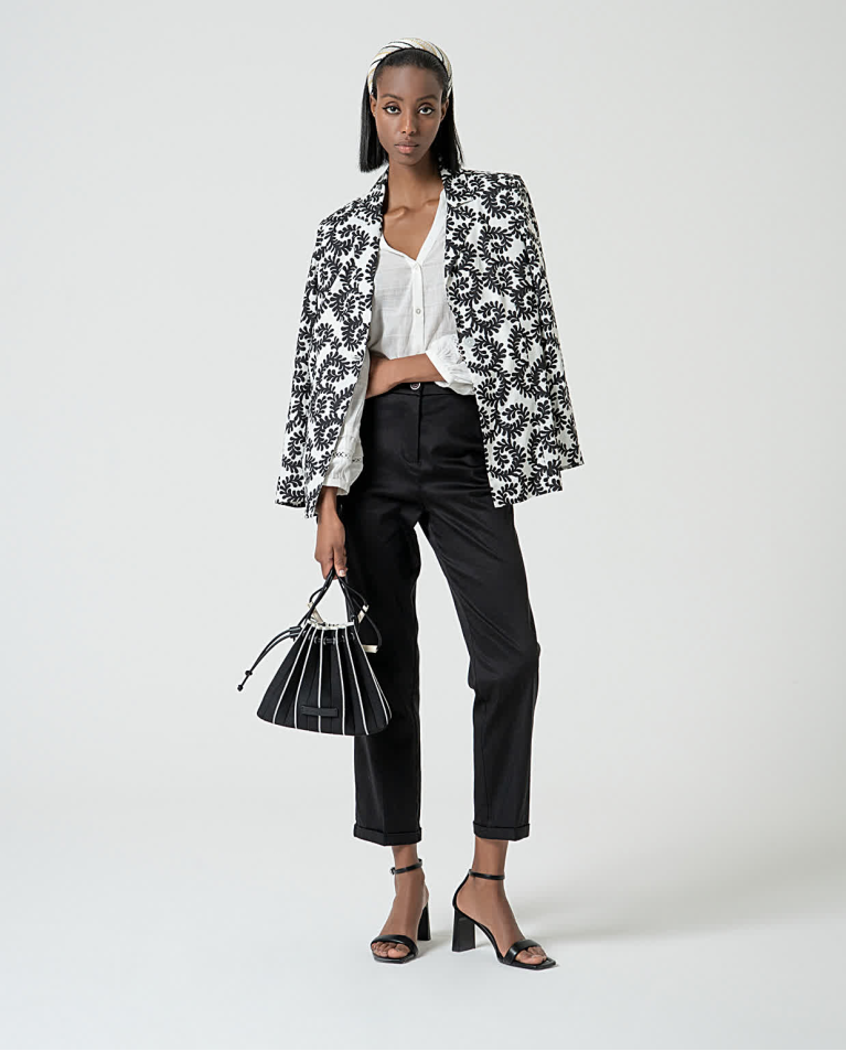 surkana Pantalón recto elástico liso Negro En oferta