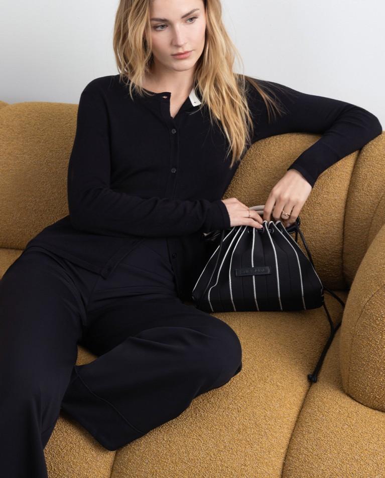 surkana Pantalón cropped elástico liso Negro Tienda de fábrica