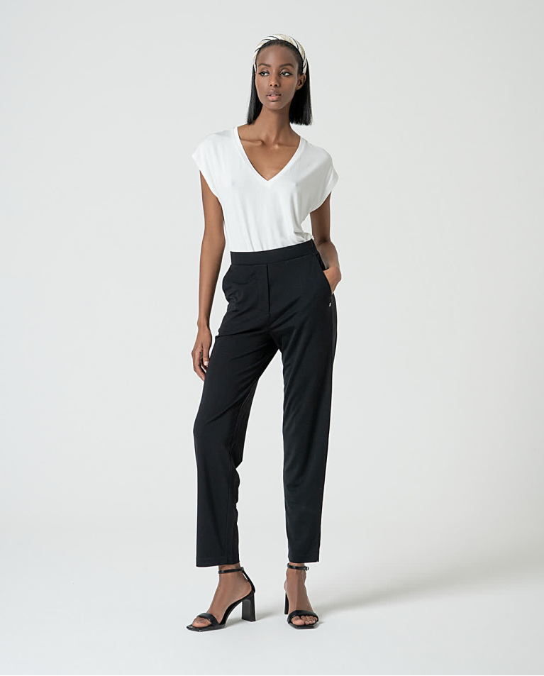 surkana Pantalón pitillo elástico liso Negro Ahorra y exporta