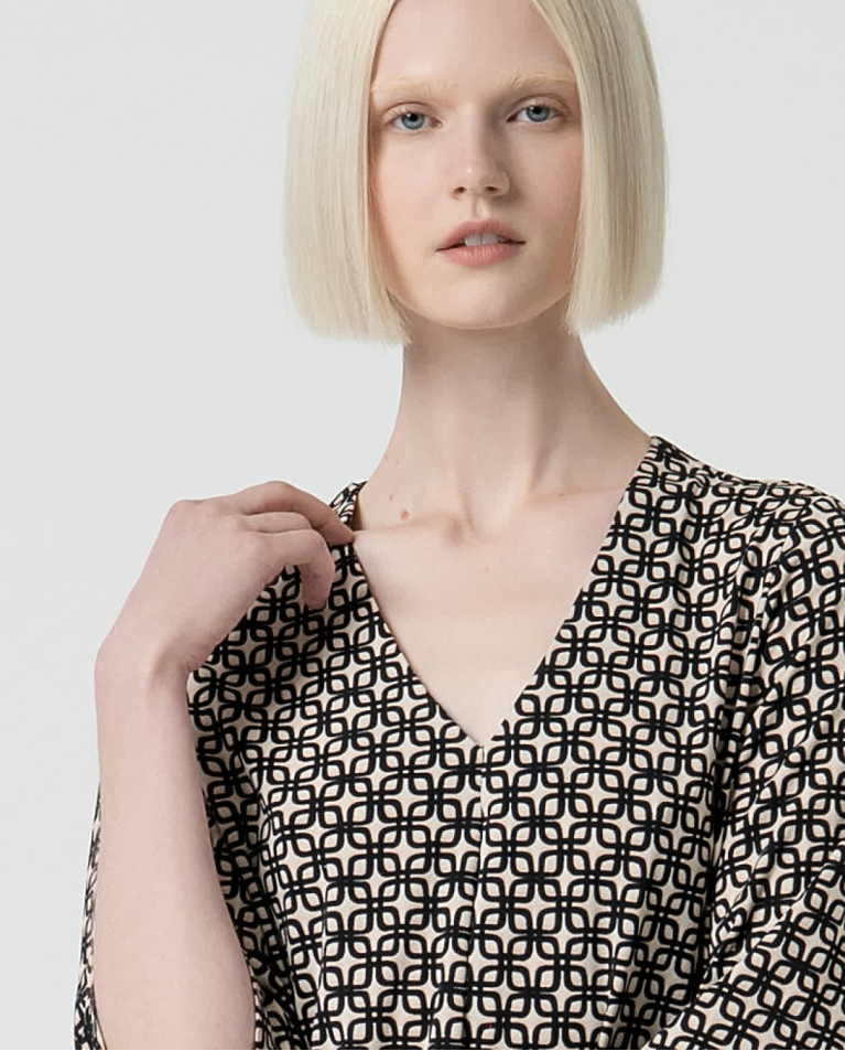 surkana Vestido corto elástico estampado Negro Última moda