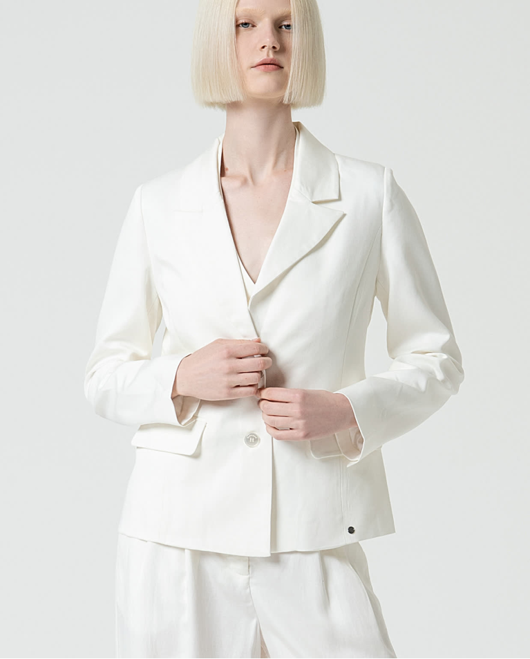 surkana Blazer cruzada lisa Blanco Descuento