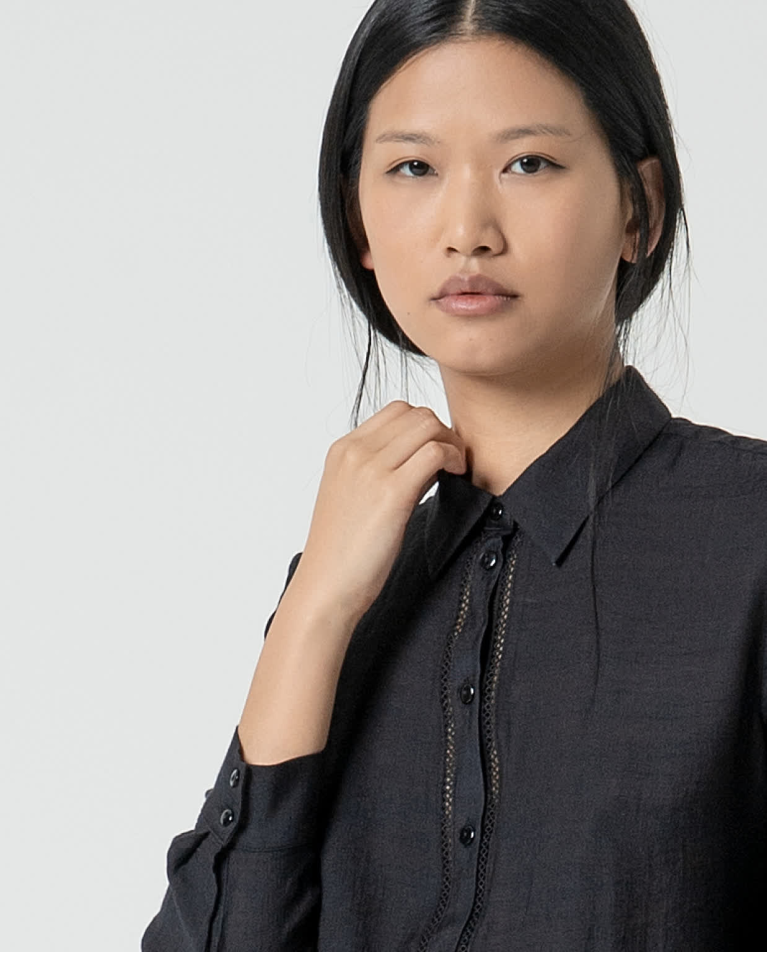 surkana Camisa con bordados perforados lisa Negro Rebajas online