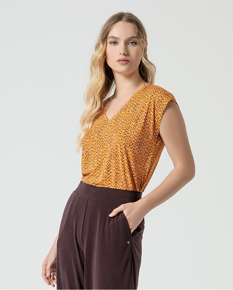 surkana Camiseta elástica escote pico Amarillo Precios de Black Friday