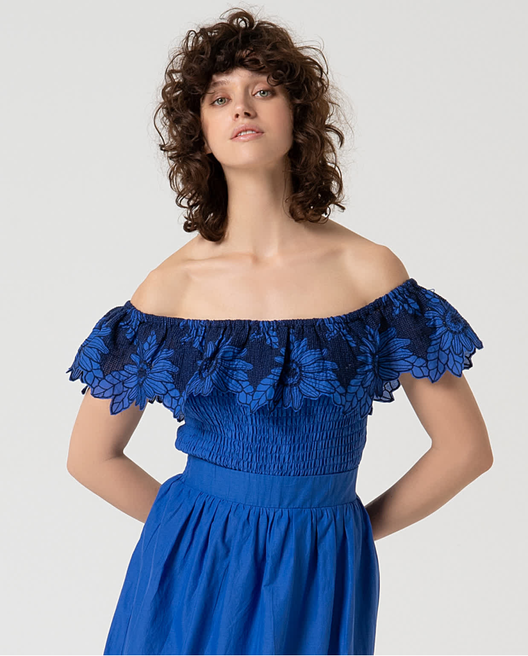 surkana Falda midi con bordado suizo Azul Cobalto Última moda